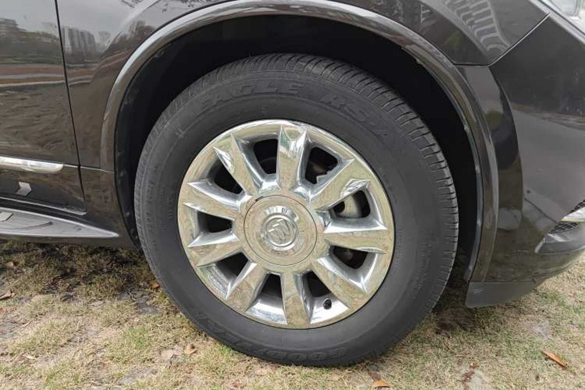 Used Buick Enclave 2014 3.6L Two-Wheel Drive Elite Comfort Version Right Front Wheel Hub