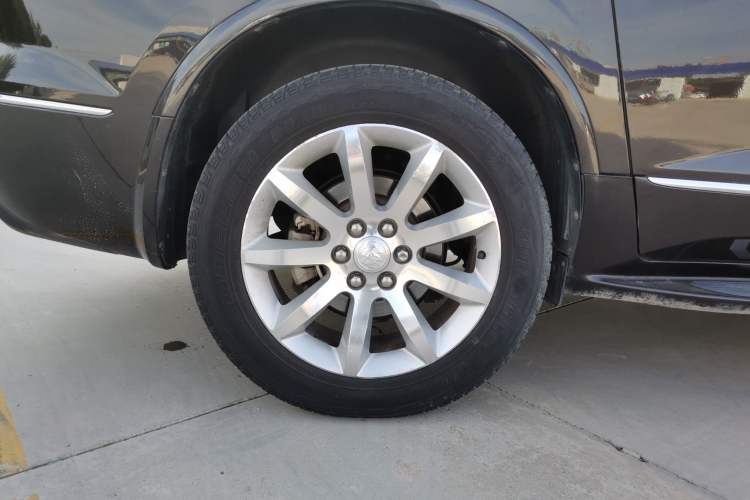 Used Buick Enclave 2014 3.6L Four-Wheel Drive Smart Luxury Flagship Edition Right Rear Wheel Hub