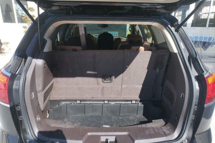 Used Buick Enclave 2014 3.6L Two-Wheel Drive Elite Comfort Version Trunk