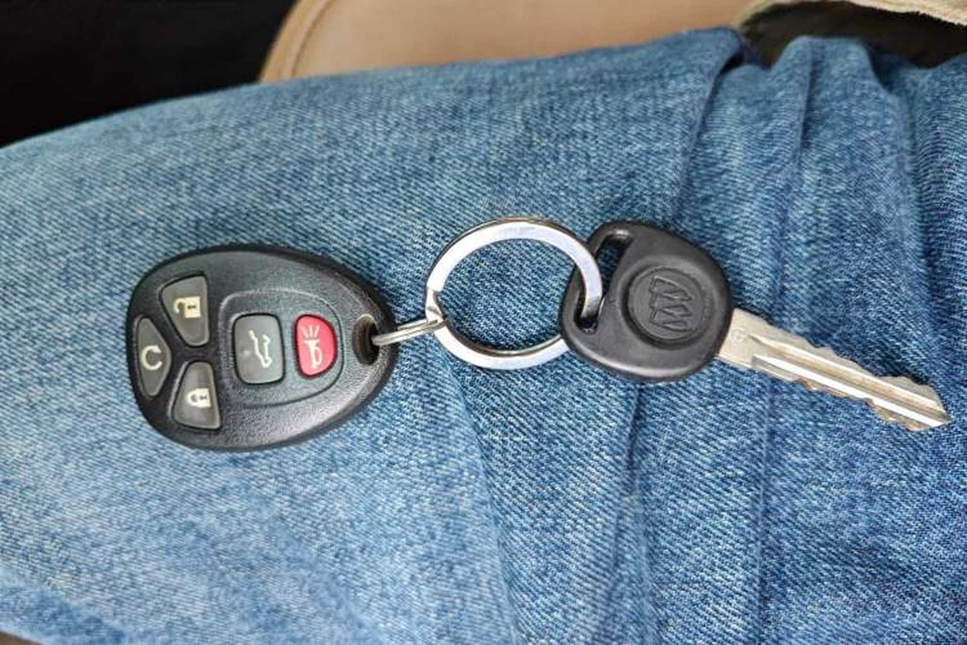 Used Buick Enclave 2014 3.6L Two-Wheel Drive Elite Comfort Version Vehicle Key
