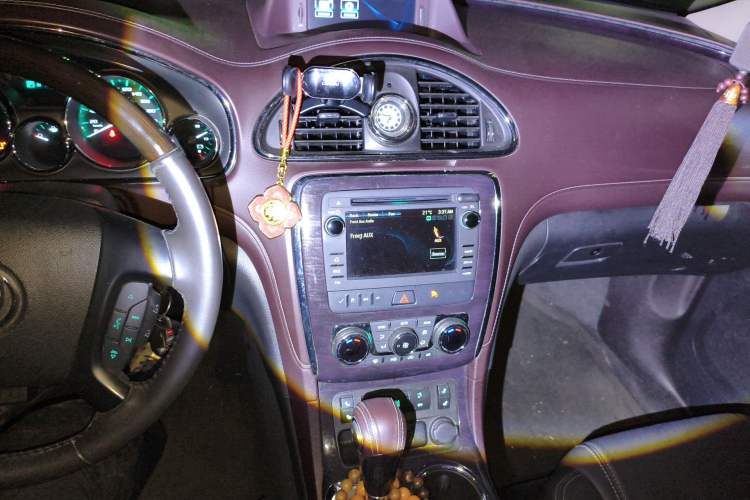 Used Buick Enclave 2014 3.6L Two-Wheel Drive Elite Comfort Version Audio And AC Panel