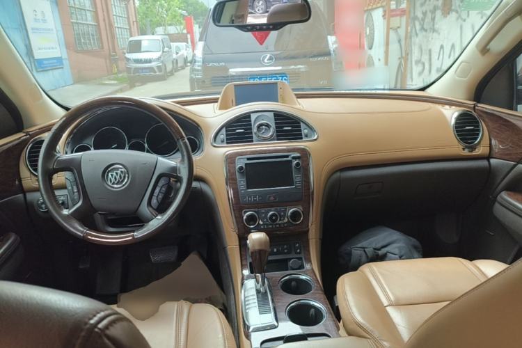 Used Buick Enclave 2014 3.6L Two-Wheel Drive Elite Comfort Version Center Console