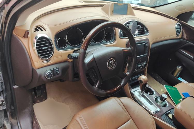 Used Buick Enclave 2014 3.6L Two-Wheel Drive Elite Comfort Version Center Console