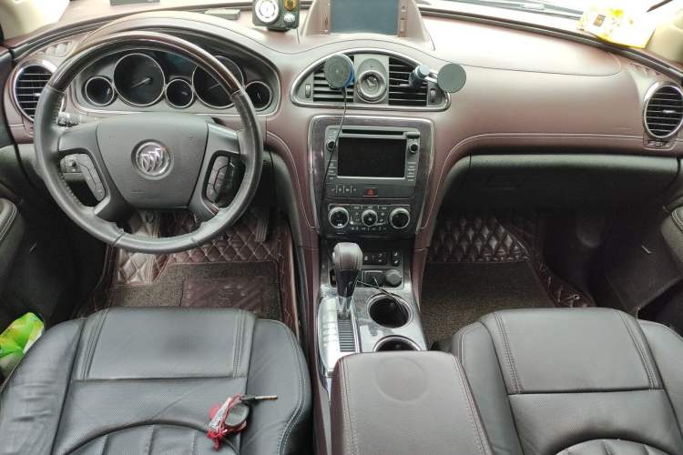 Used Buick Enclave 2014 3.6L Two-Wheel Drive Elite Comfort Version Center Console