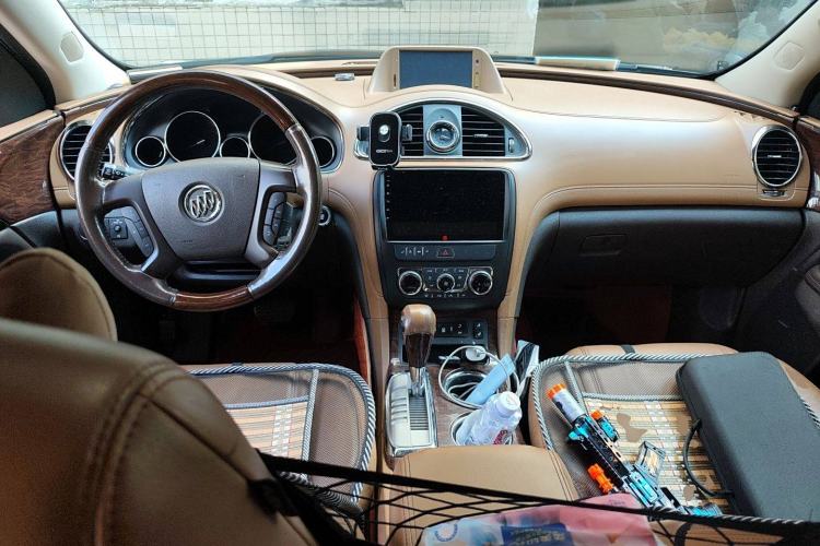 Used Buick Enclave 2014 3.6L Two-Wheel Drive Elite Comfort Version Center Console