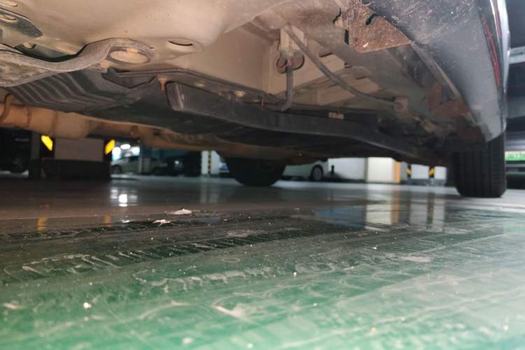 Used Buick Enclave 2014 3.6L Two-Wheel Drive Elite Comfort Version Chassis Front Left