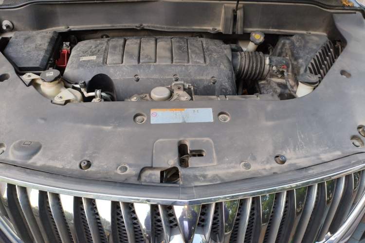Used Buick Enclave 2014 3.6L Two-Wheel Drive Elite Comfort Version Engine Bay