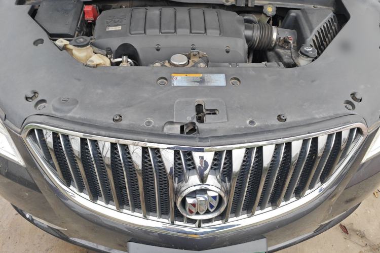 Used Buick Enclave 2014 3.6L Two-Wheel Drive Elite Comfort Version Engine Bay