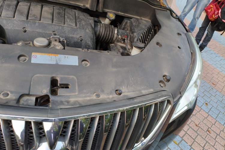 Used Buick Enclave 2014 3.6L Two-Wheel Drive Elite Comfort Version Engine Bay Left