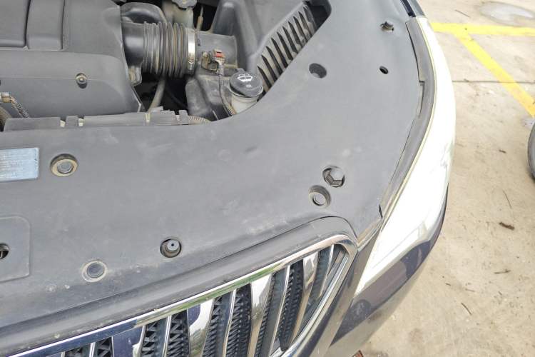 Used Buick Enclave 2014 3.6L Two-Wheel Drive Elite Comfort Version Engine Bay Left