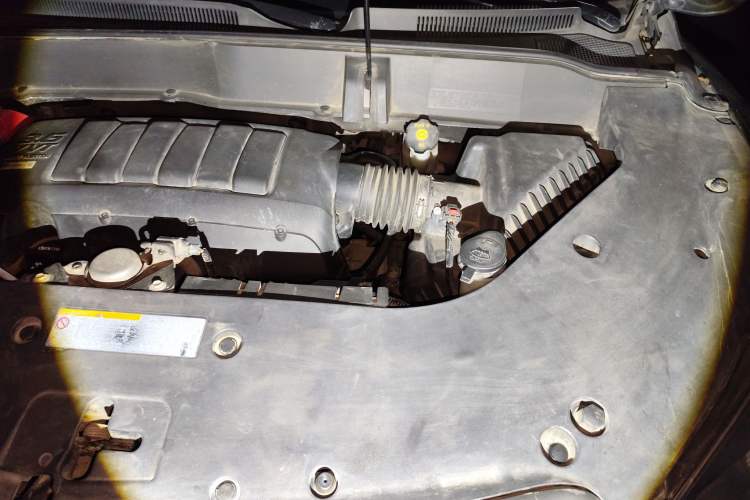 Used Buick Enclave 2014 3.6L Two-Wheel Drive Elite Comfort Version Engine Bay Left