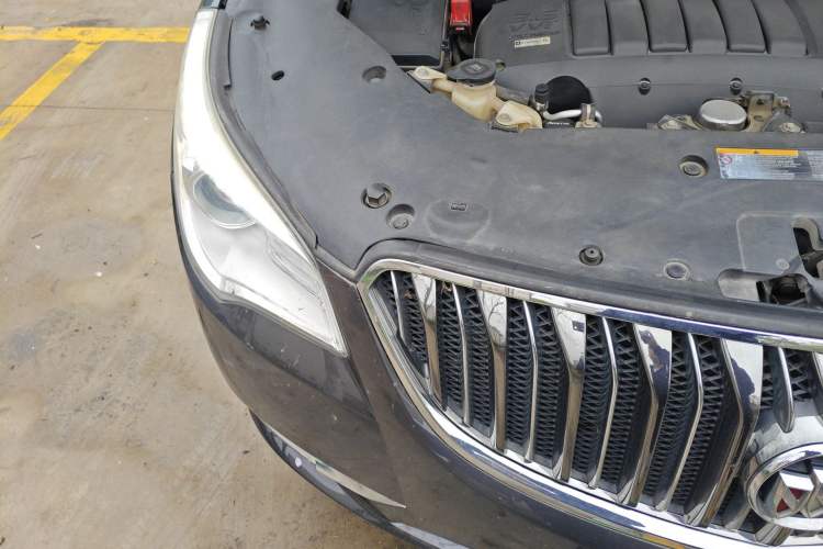 Used Buick Enclave 2014 3.6L Two-Wheel Drive Elite Comfort Version Engine Bay Right