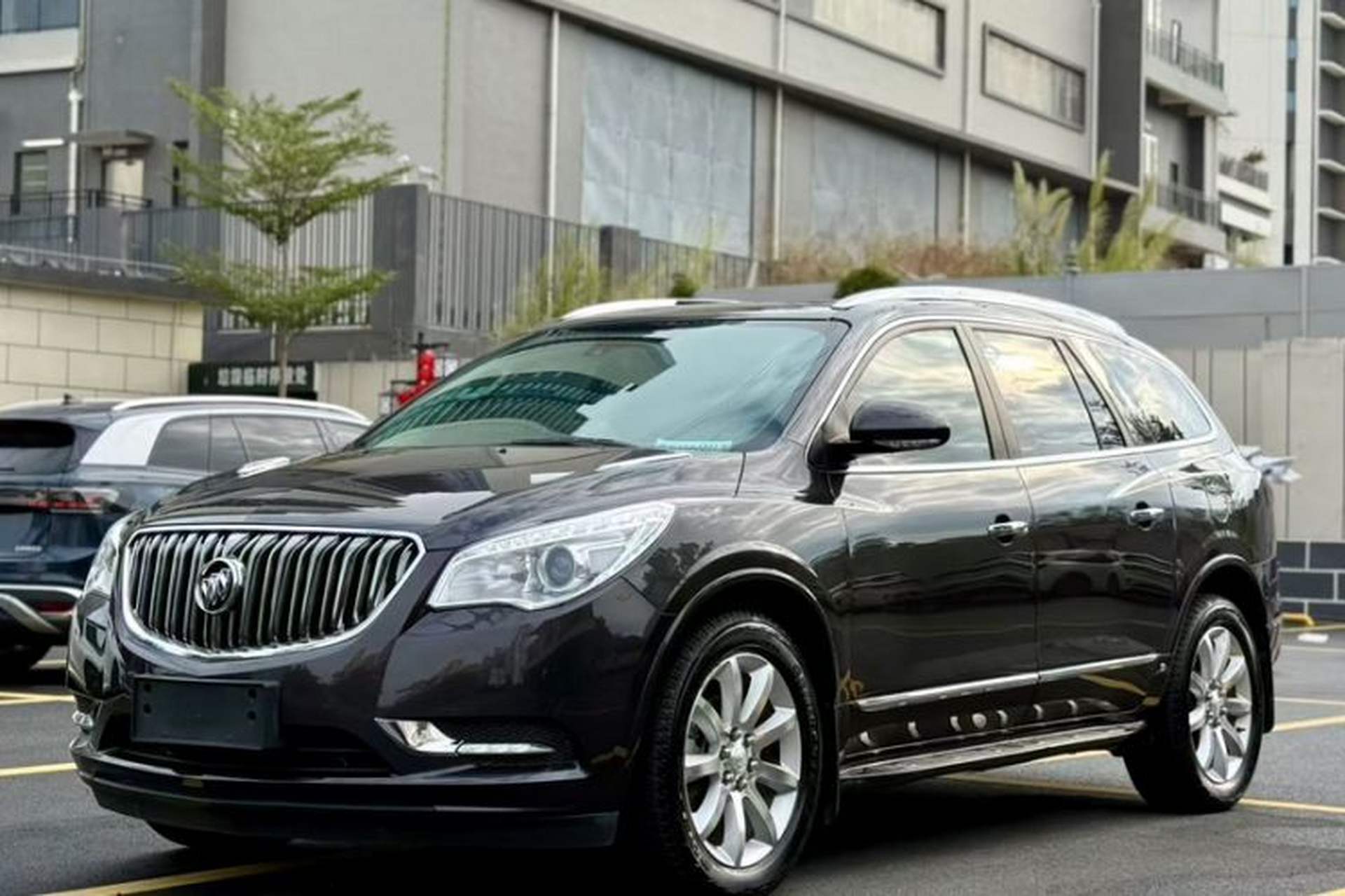 Used Buick Enclave 2014 3.6L Four-Wheel Drive Smart Luxury Flagship Edition Exterior 4