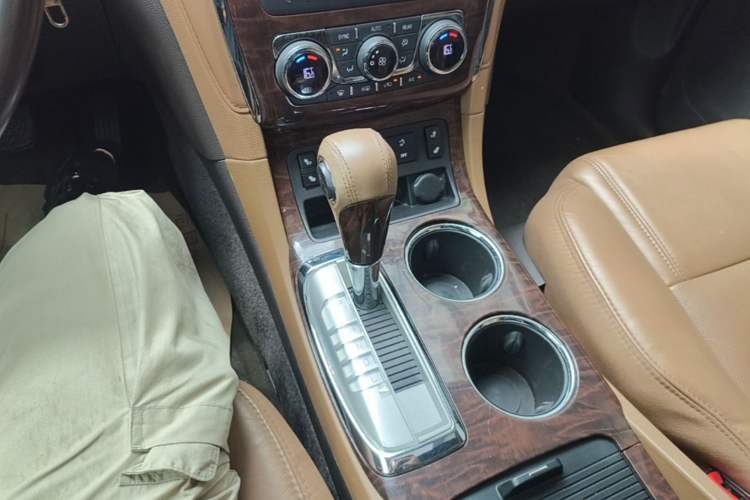 Used Buick Enclave 2014 3.6L Two-Wheel Drive Elite Comfort Version Gear Lever