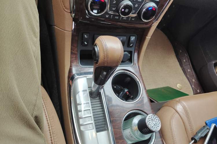 Used Buick Enclave 2014 3.6L Two-Wheel Drive Elite Comfort Version Gear Lever
