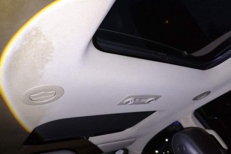 Used Buick Enclave 2014 3.6L Two-Wheel Drive Elite Comfort Version Headliner