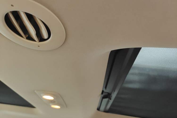Used Buick Enclave 2014 3.6L Two-Wheel Drive Elite Comfort Version Headliner
