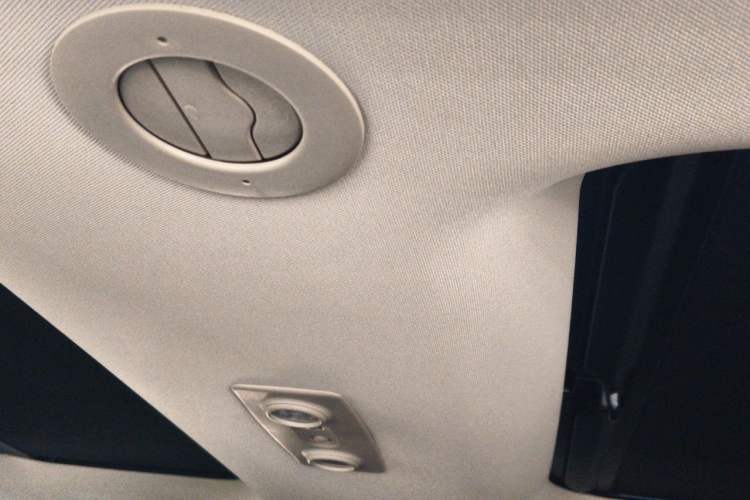 Used Buick Enclave 2014 3.6L Two-Wheel Drive Elite Comfort Version Headliner
