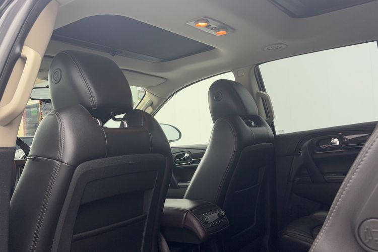 Used Buick Enclave 2014 3.6L Two-Wheel Drive Elite Comfort Version Headliner