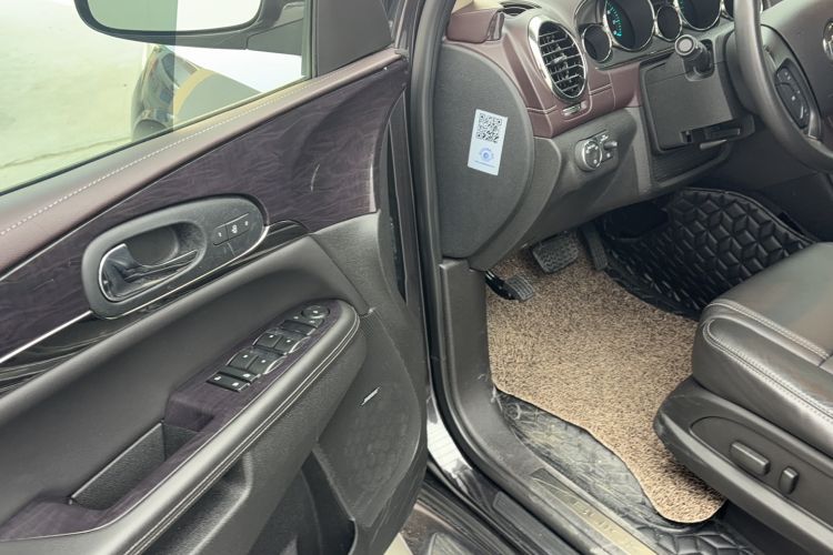 Used Buick Enclave 2014 3.6L Two-Wheel Drive Elite Comfort Version Interior 4