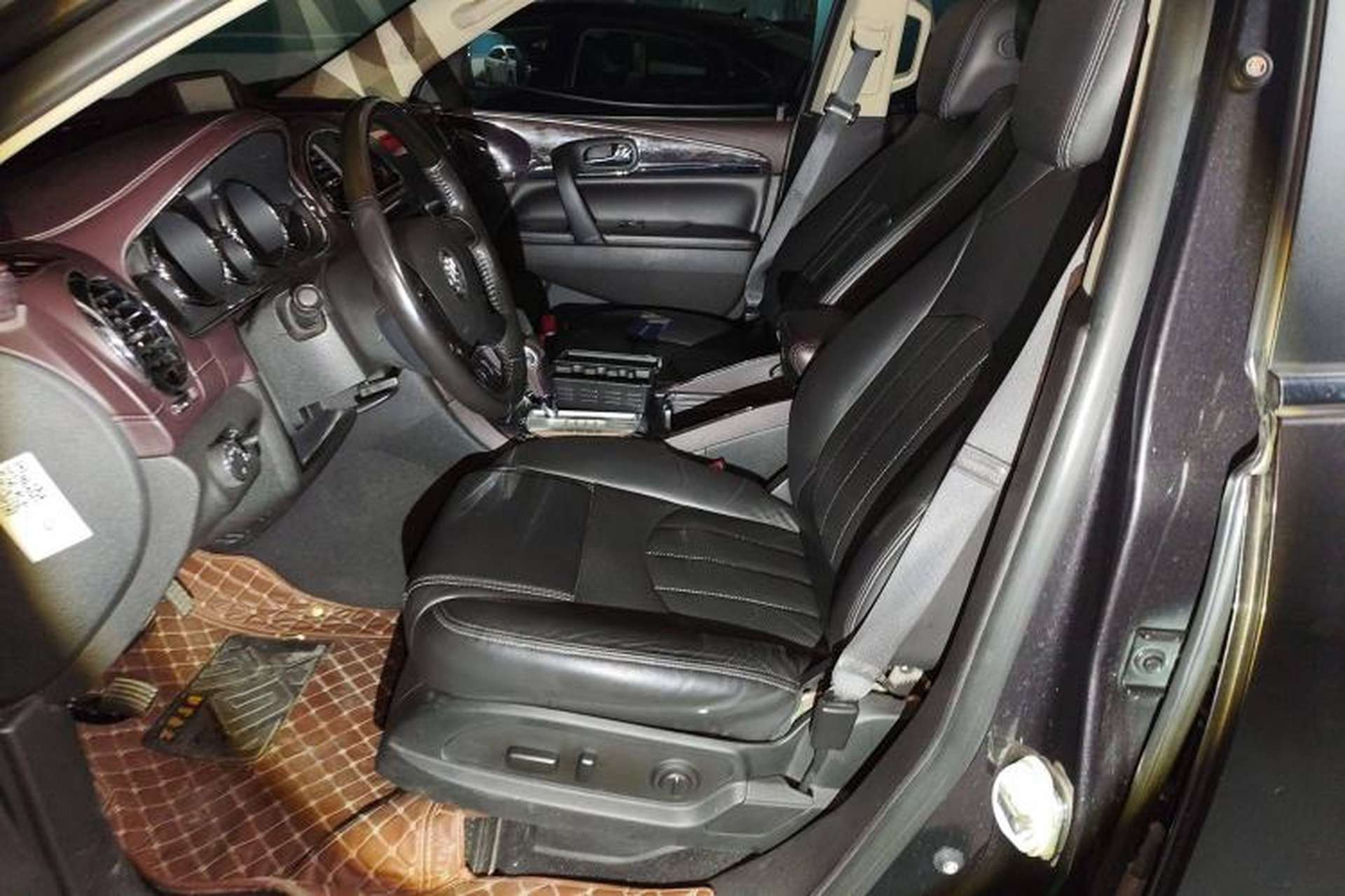 Used Buick Enclave 2014 3.6L Two-Wheel Drive Elite Comfort Version Left Front Seat