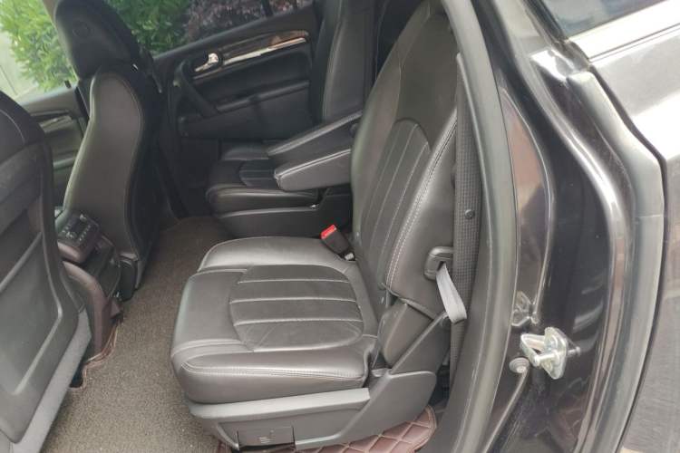 Used Buick Enclave 2014 3.6L Two-Wheel Drive Elite Comfort Version Left Rear Seat