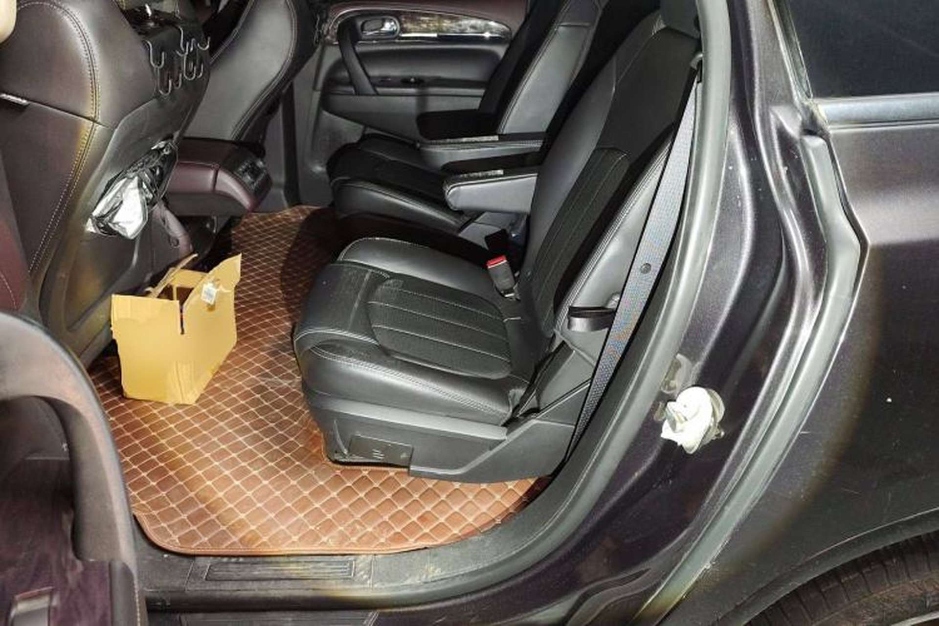 Used Buick Enclave 2014 3.6L Two-Wheel Drive Elite Comfort Version Left Rear Seat