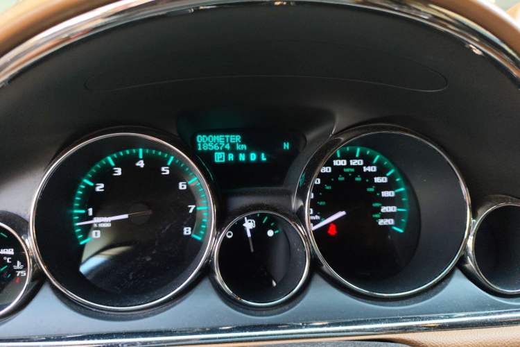 Used Buick Enclave 2014 3.6L Two-Wheel Drive Elite Comfort Version Odometer Close Up