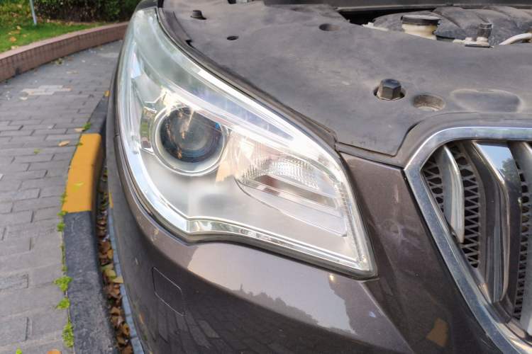 Used Buick Enclave 2014 3.6L Two-Wheel Drive Elite Comfort Version Right Front Headlight