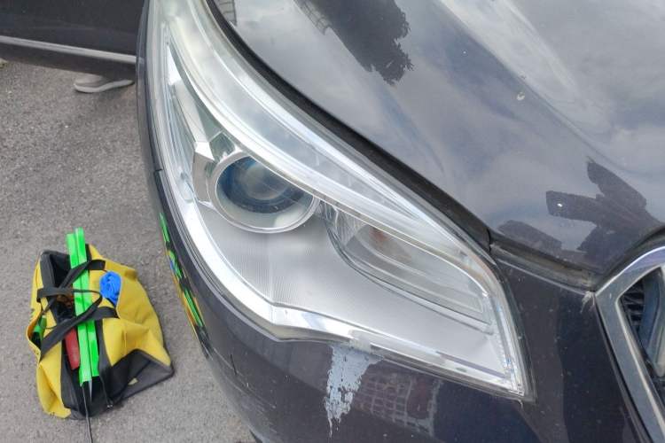 Used Buick Enclave 2014 3.6L Two-Wheel Drive Elite Comfort Version Right Front Headlight