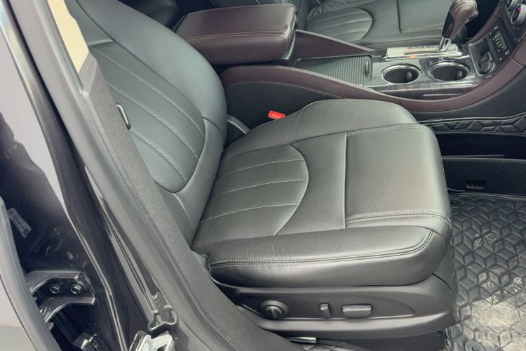 Used Buick Enclave 2014 3.6L Two-Wheel Drive Elite Comfort Version Right Front Seat