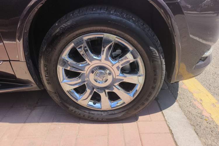 Used Buick Enclave 2014 3.6L Two-Wheel Drive Elite Comfort Version Right Front Wheel Hub