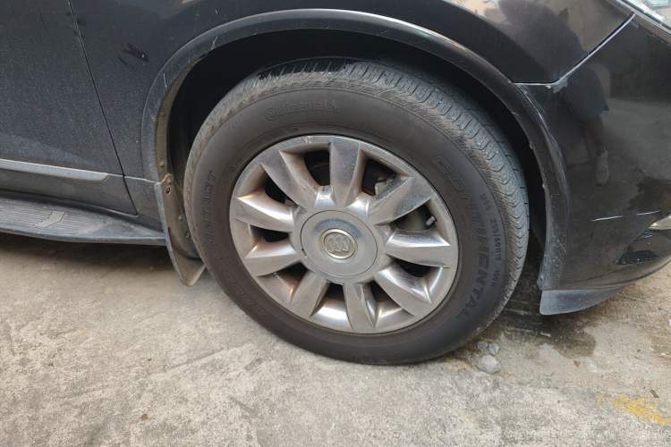 Used Buick Enclave 2014 3.6L Two-Wheel Drive Elite Comfort Version Right Front Wheel Hub