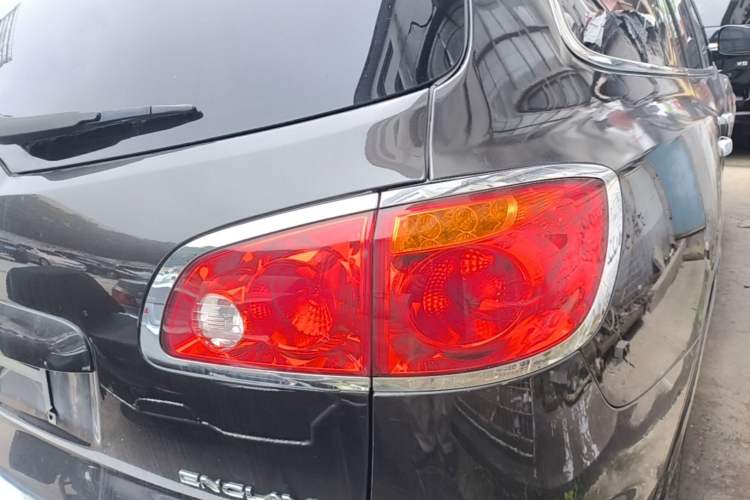 Used Buick Enclave 2014 3.6L Two-Wheel Drive Elite Comfort Version Right Rear Taillight