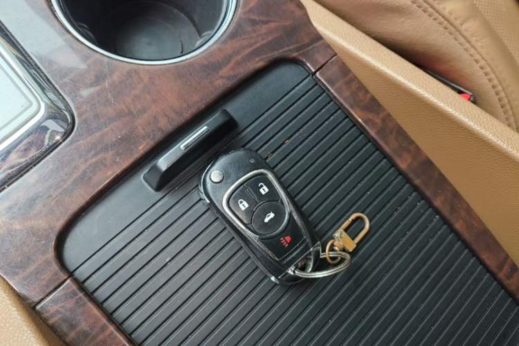 Used Buick Enclave 2014 3.6L Two-Wheel Drive Elite Comfort Version Vehicle Key