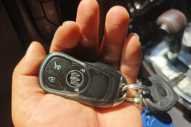 Used Buick Enclave 2014 3.6L Two-Wheel Drive Elite Comfort Version Vehicle Key