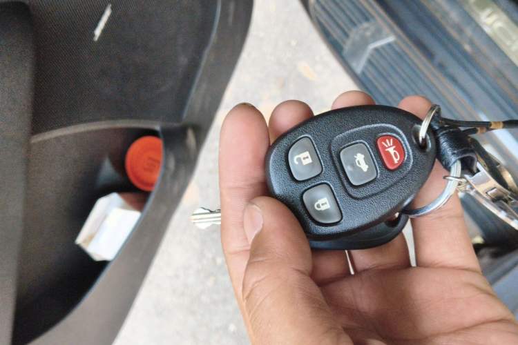 Used Buick Enclave 2014 3.6L Two-Wheel Drive Elite Comfort Version Vehicle Key