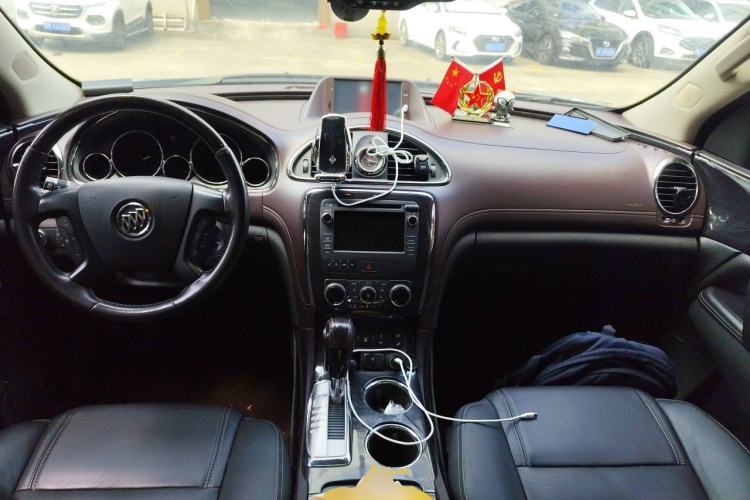 Used Buick Enclave 2014 3.6L Two-Wheel Drive Elite Comfort Version Center Console