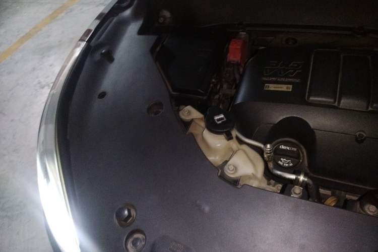 Used Buick Enclave 2014 3.6L Two-Wheel Drive Elite Comfort Version Engine Bay Right