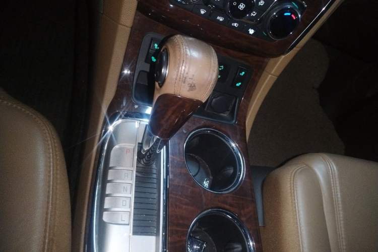 Used Buick Enclave 2014 3.6L Two-Wheel Drive Elite Comfort Version Gear Lever