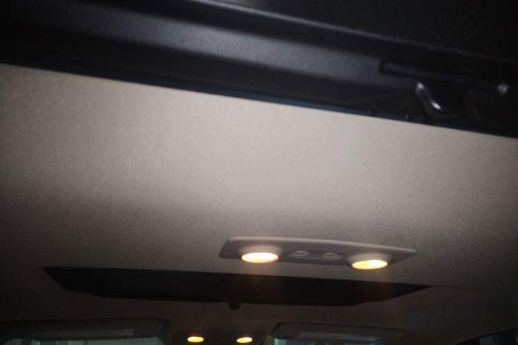 Used Buick Enclave 2014 3.6L Two-Wheel Drive Elite Comfort Version Headliner