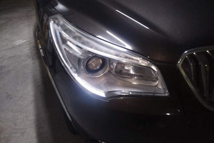 Used Buick Enclave 2014 3.6L Two-Wheel Drive Elite Comfort Version Right Front Headlight