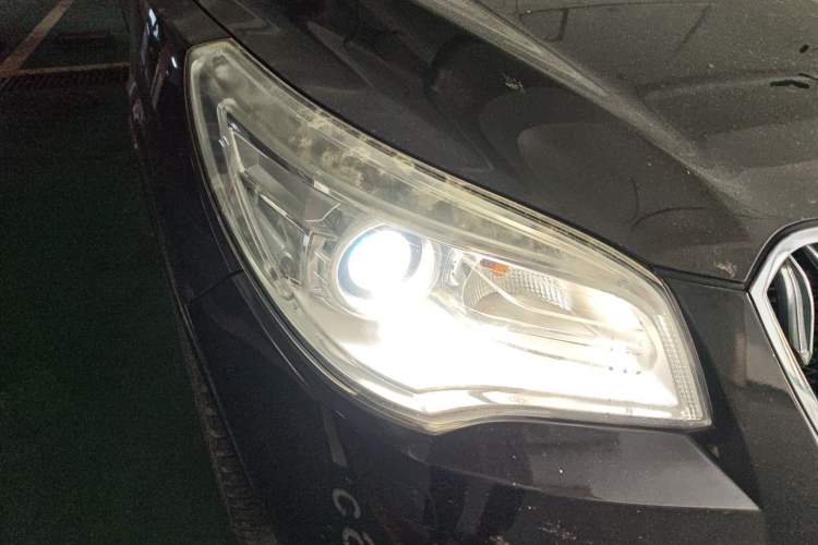 Used Buick Enclave 2014 3.6L Four-Wheel Drive Smart Luxury Flagship Edition Right Front Headlight