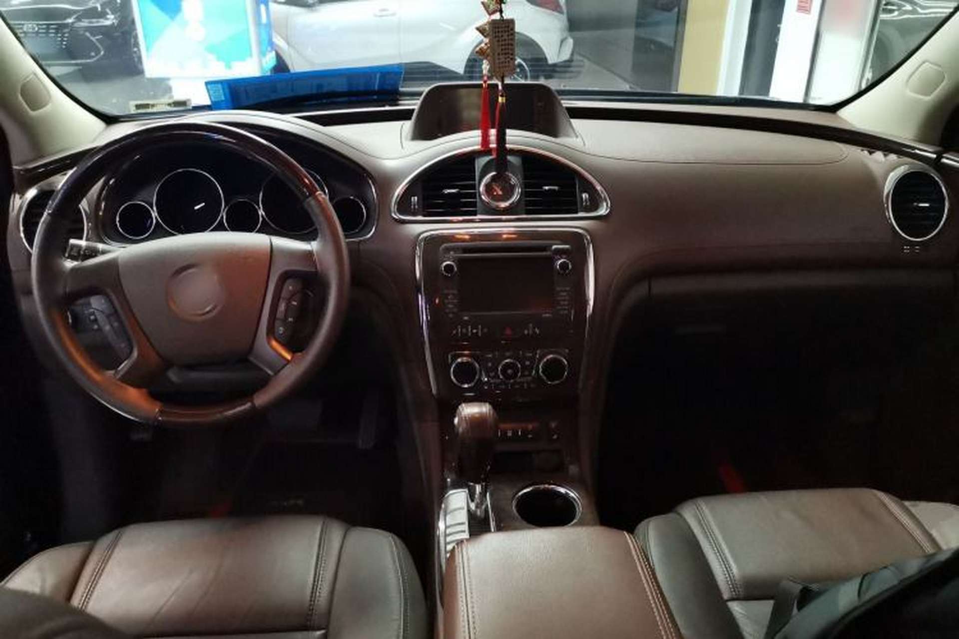 Used Buick Enclave 2014 3.6L Four-Wheel Drive Smart Luxury Flagship Edition Center Console