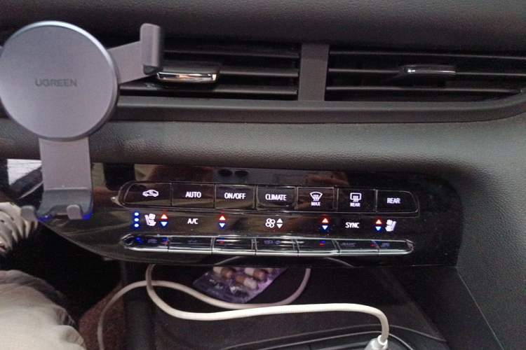 Used Buick Enclave 2020 28T Four-Wheel Drive Prestige Version Audio And AC Panel
