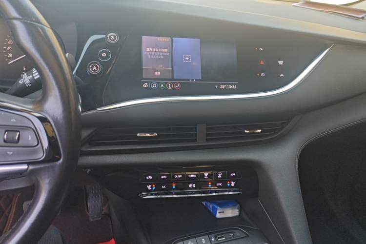Used Buick Enclave 2020 28T Four-Wheel Drive Prestige Version Audio And AC Panel
