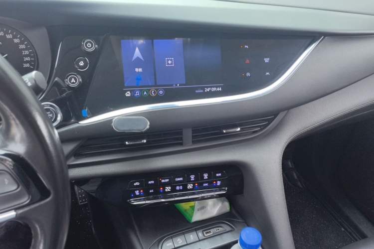Used Buick Enclave 2020 28T Four-Wheel Drive Prestige Version Audio And AC Panel