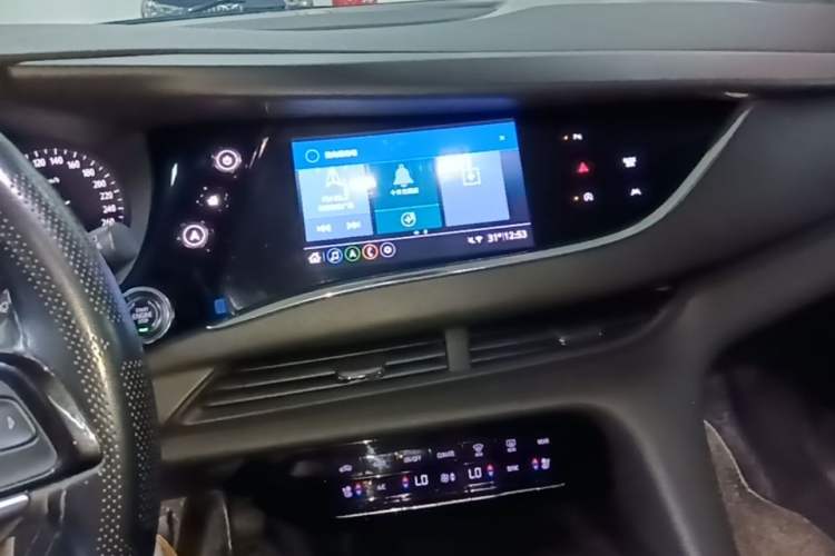 Used Buick Enclave 2020 28T Two-Wheel Drive Prestige Version Audio And AC Panel