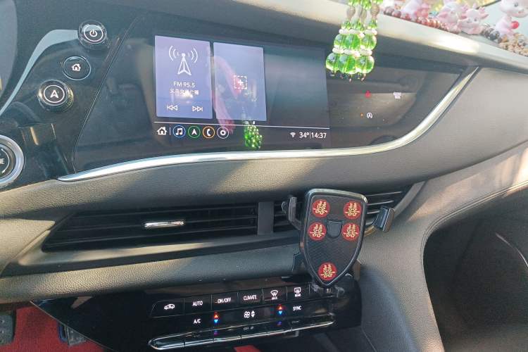 Used Buick Enclave 2020 28T Two-Wheel Drive Zhanqi Version Audio And AC Panel