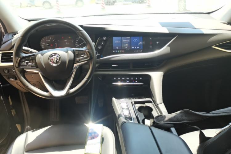 Used Buick Enclave 2020 28T Two-Wheel Drive Zhanqi Version Center Console